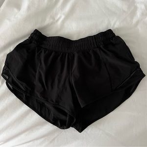 Lululemon LR Hotty Hot 2.5” Shorts